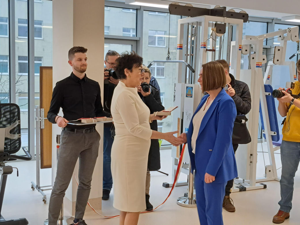Remont Ośrodka Rehabilitacji i pokaz użycia egzoszkieletu - Szpital im. św. Łukasza w Tarnowie