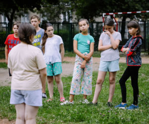 Na Wspólnej, odcinek 3344: Mela (Alicja Warchocka), uczennice szkoły Zimińskiej