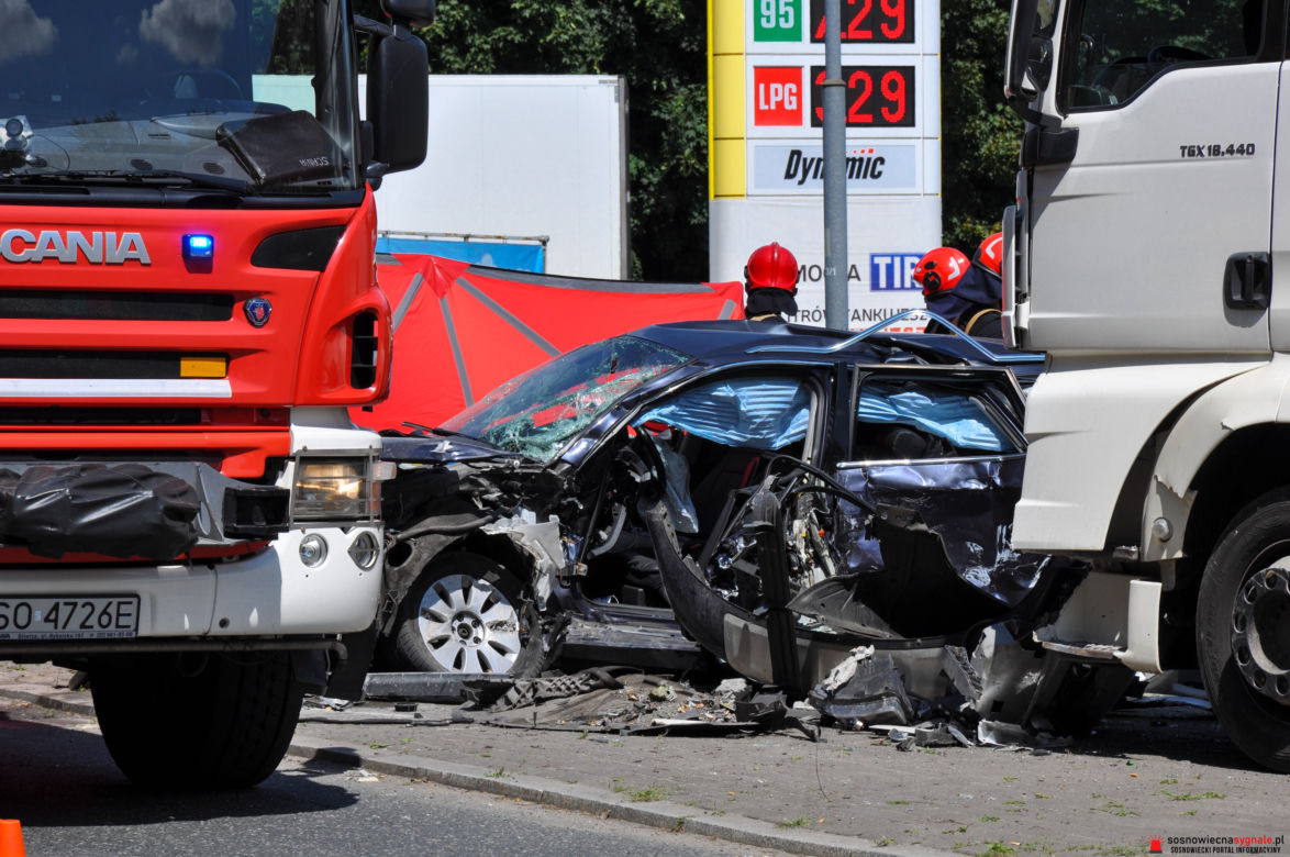 Wypadek śmiertelny w Sosnowcu. Zginął kierowca audi