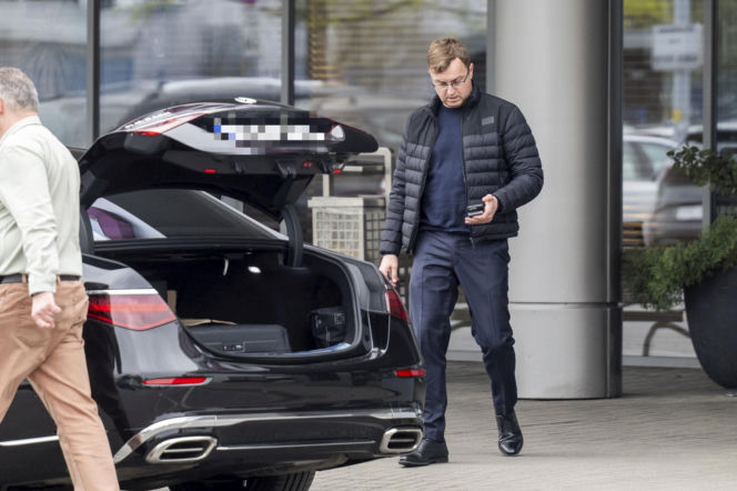 Ekstraklasa. Właściciel Widzewa Łódź przyłapany na lotnisku. Tajna misja ratunkowa