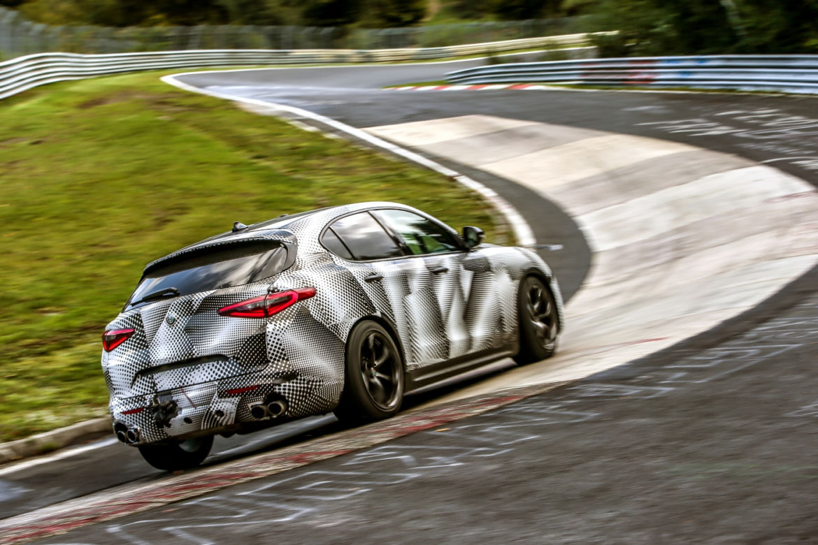 Alfa Romeo Stelvio Quadrifoglio na torze Nurburgring