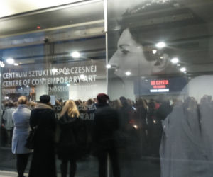 Protest przeciwko wystawie Mariny Abramović w Toruniu