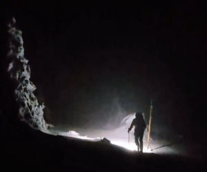 Dramatyczna akcja ratunkowa w Karkonoszach. Turysta utknął w samym środku śnieżycy!