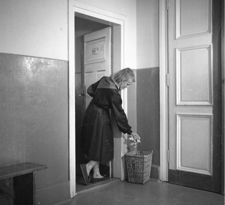 Uczniowie szkoły podstawowej w Dąbrówce 1950 r.