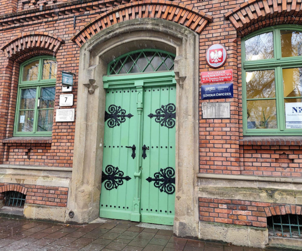 Afera o fryzurę w krakowskim liceum. Jest ruch kuratorium w sprawie dyrektora Marka Graniczki