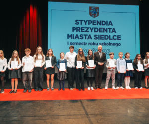 Najzdolniejsi uczniowie odebrali stypendia Prezydenta Miasta Siedlce