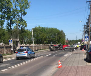 Ostrów Mazowiecka. KOSZMARNY wypadek! Nie żyją dwie osoby, ranne dzieci. Szukają sprawcy!