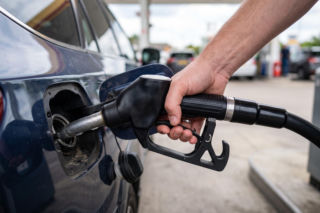 Hurtowe ceny paliw 03.10.2026. Potężne obniżki w cennikach Orlenu i Aramco