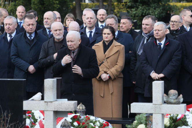 Kaczyński uczcił pamięć ofiar katastrofy smoleńskiej