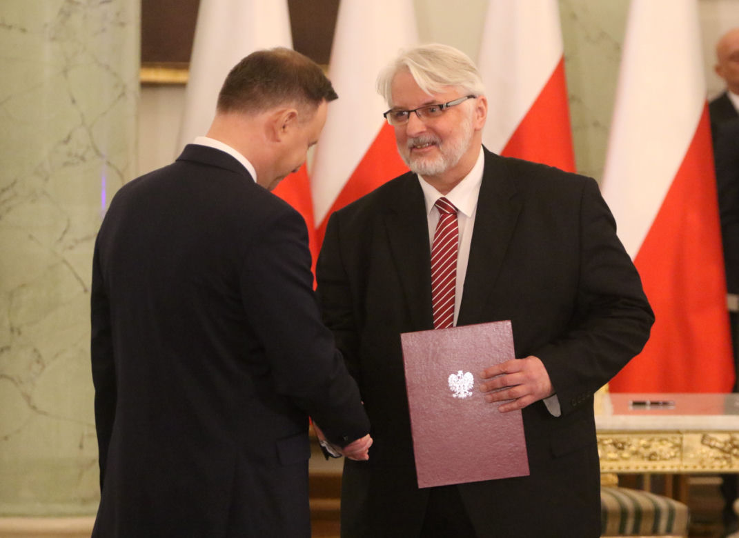 Były  minister spraw zagranicznych się nie poddaje