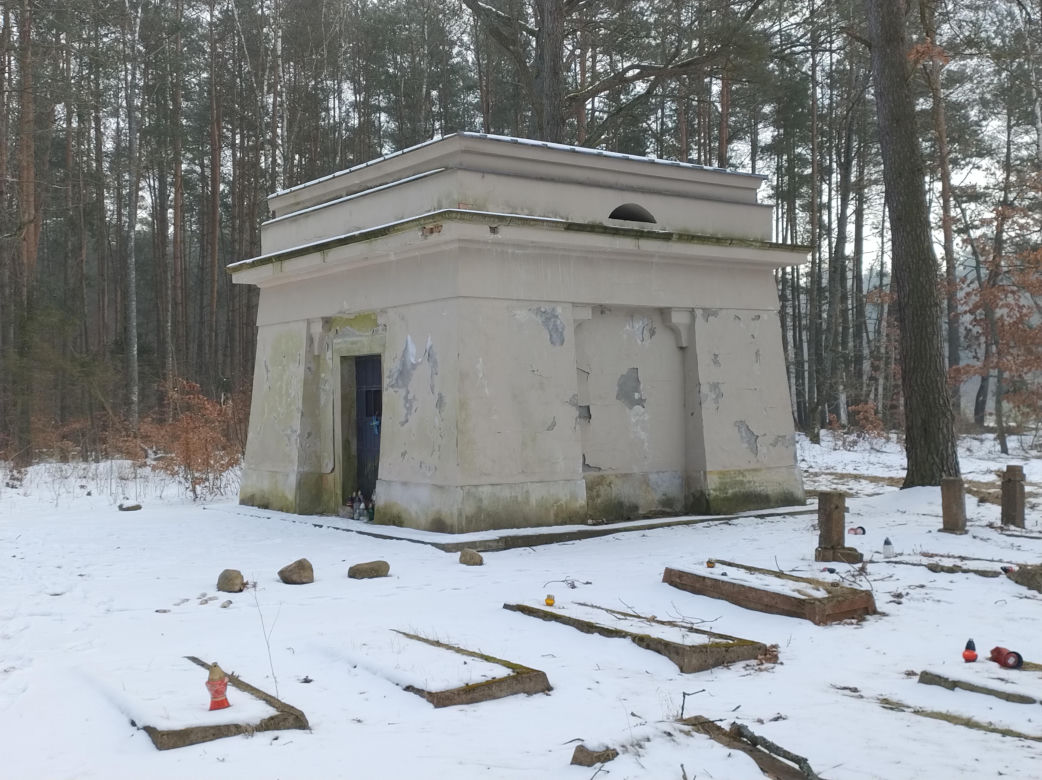 Mroczna tajemnica grobowca na Kaszubach. Należy do rodziny związanej z masonerią