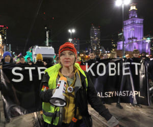 Sejm zmienił przepisy, ale aktywistki są wściekłe. Ogólnopolski Strajk Kobiet zapowiada manifestacje