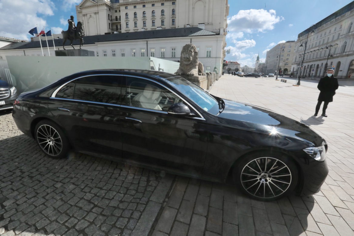Robert Lewandowski przyjechał do prezydenta furą za pół miliona