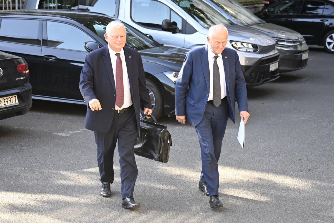 Kaczyński zwołał ważne posiedzenie PiS. Politycy już zjeżdżają na Nowogrodzką