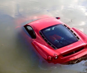 Rozbite Ferrari F430
