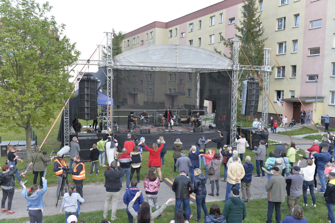 Koncert Kasi Kowalskiej w Ciachanowie. Zagrała w urodziny córki