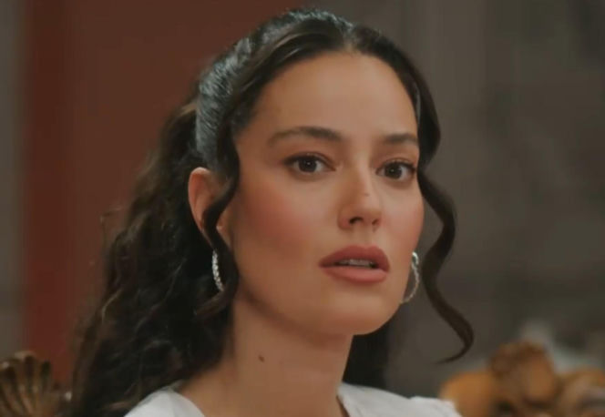 Złoty chłopak, odcinek 272: Zdrada w murach posiadłości! Aysen przechodzi na stronę wroga i pomaga Sinanowi!