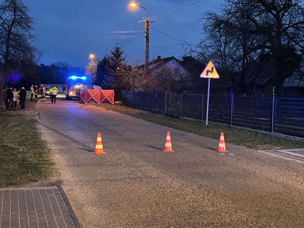 Zginął zmiażdżony przez busa pod własnym domem! Tragedia pod Łochowem