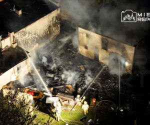 Duży pożar pod Warszawą! Dwa budynki w ogniu,wielka akcja strażaków