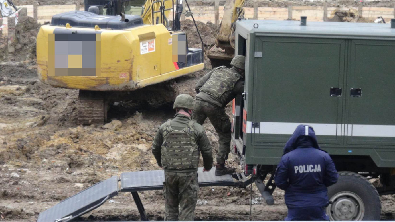 Pilna akcja na pl. Powstańców Warszawy! Niewybuch pod siedzibą telewizji!