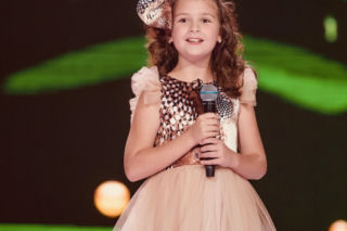  Zosia Ściegienna wzruszyła widzów The Voice Kids 4! Kim jest uczestnika, która zaśpiewała hit z Króla Lwa? 