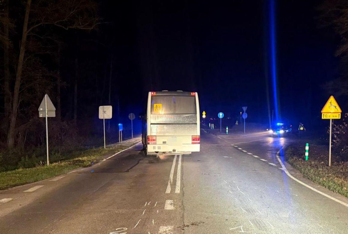 Kierowca autobusu potrącił pieszego. Mężczyzna zmarł w szpitalu