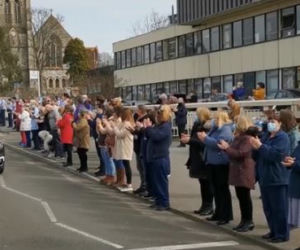 POLSKI bohater ratował chorych na Covid. Choroba zabiła go tuż przed przyjęciem szczepionki. Żałoba w Dorset