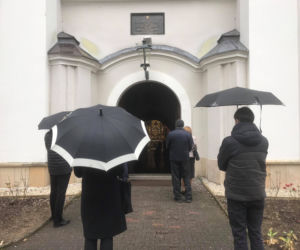 Ciężarna Gosia i 3-letnia Laura zginęły w wypadku. Trwa pogrzeb