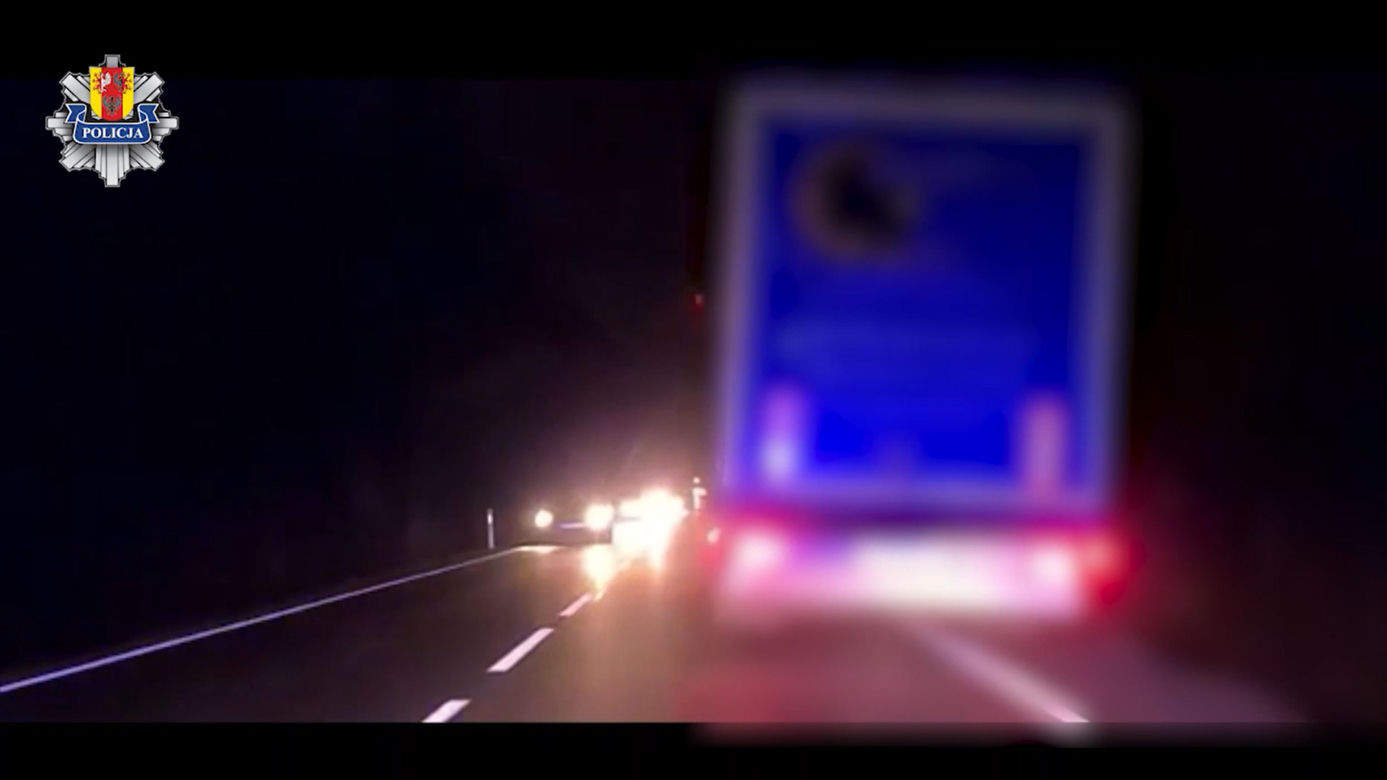 Tak kompletnie pijany 54-latek jechał tirem! Wideo pokazuje sceny z drogi krajowej