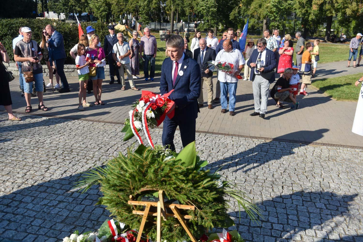 Obchody 80. rocznicy wybuchu Powstania Warszawskiego w Toruniu. Mieszkańcy grodu Kopernika pamiętają o bohaterach