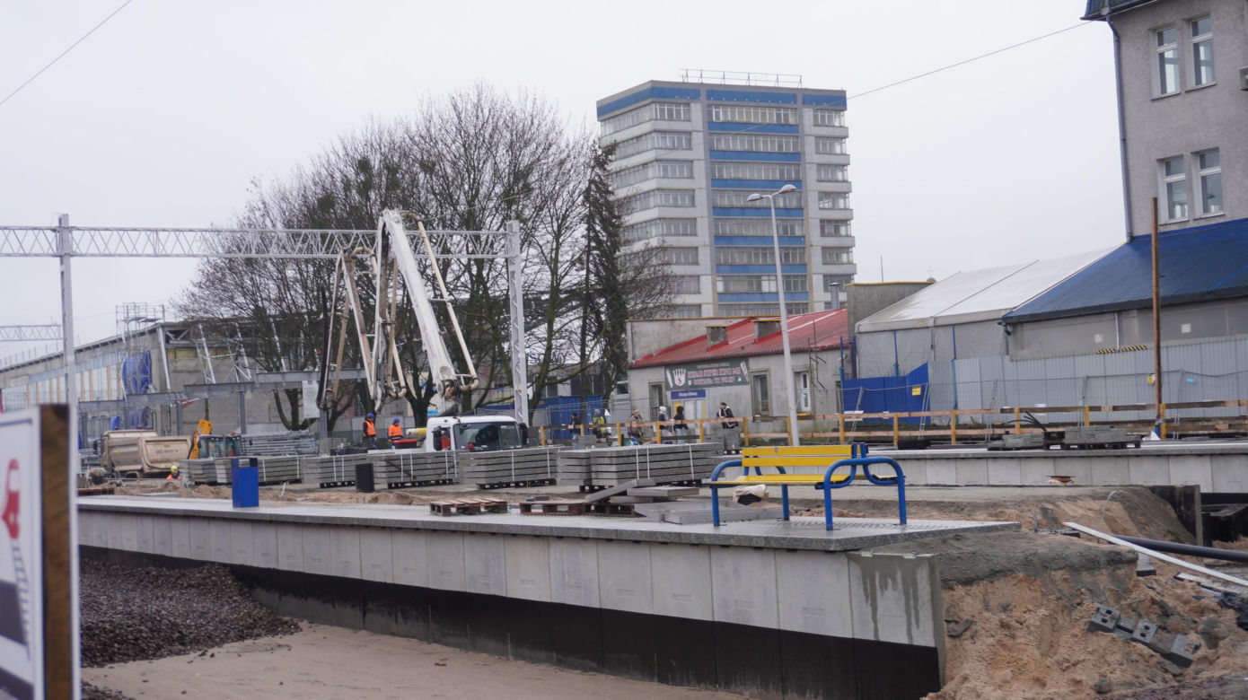 Postępują prace nad konstrukcją budynku Dworca Głównego w Olsztynie. Perony niemal na ukończeniu [ZDJĘCIA]