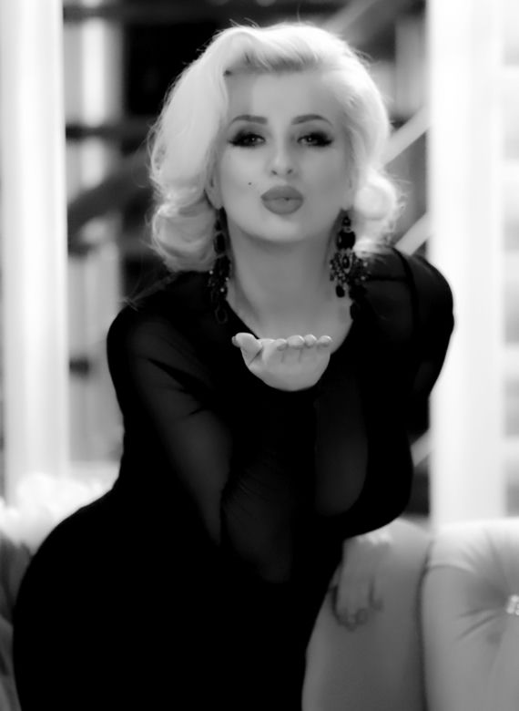 Piękna Beathris niczym Teresa Werner i Marilyn Monroe