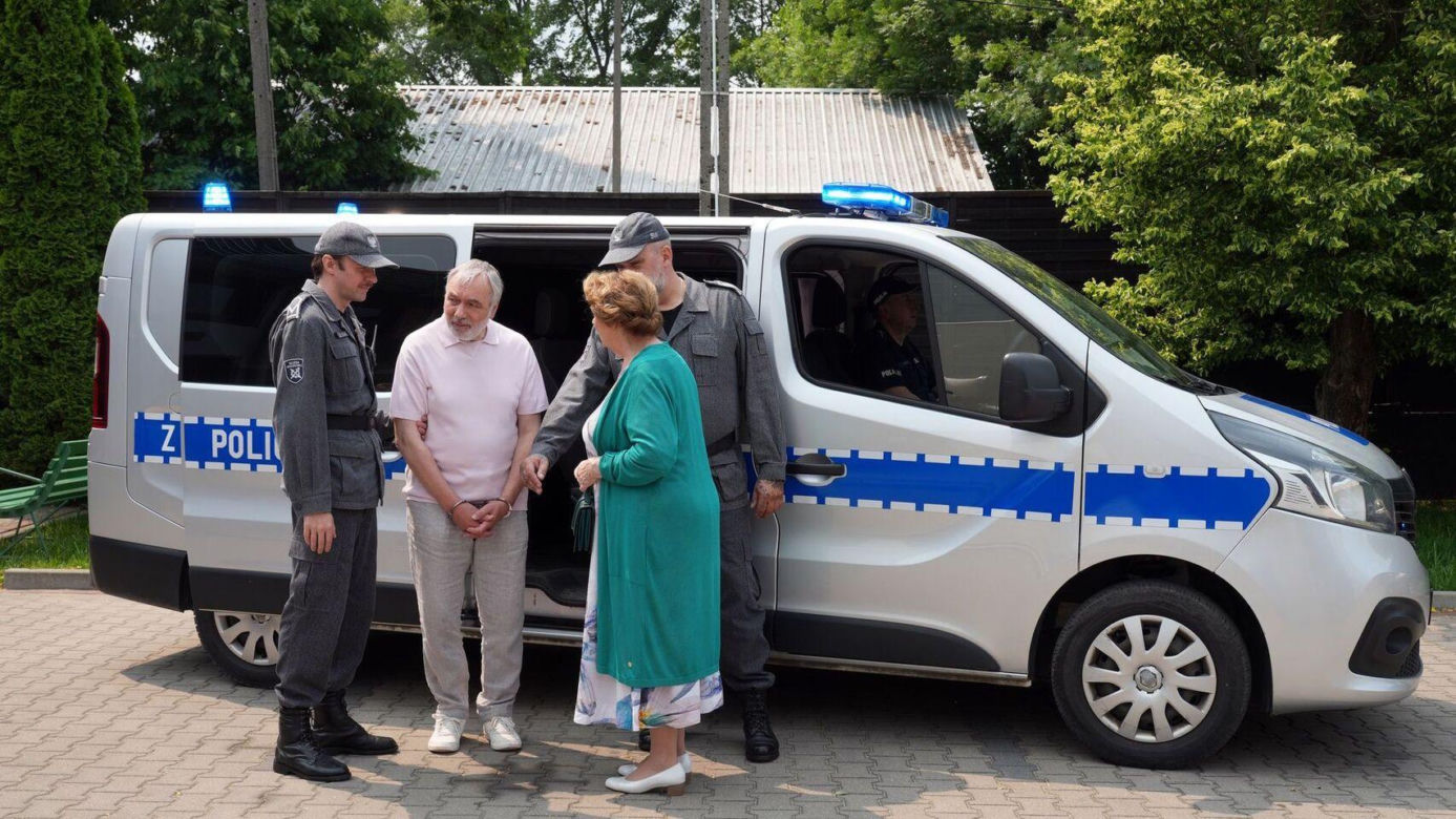 Barwy szczęścia odc. 3281. Józefina Rawiczowa (Elżbieta Jarosik), Andrzej Zastoja-Modelski (Leon Charewicz)zowa (Elżbieta Jarosik)