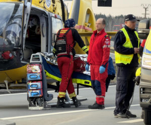 Koszmarna kraksa kilku aut na drodze krajowej pod Warszawą. Lądował śmigłowiec LPR