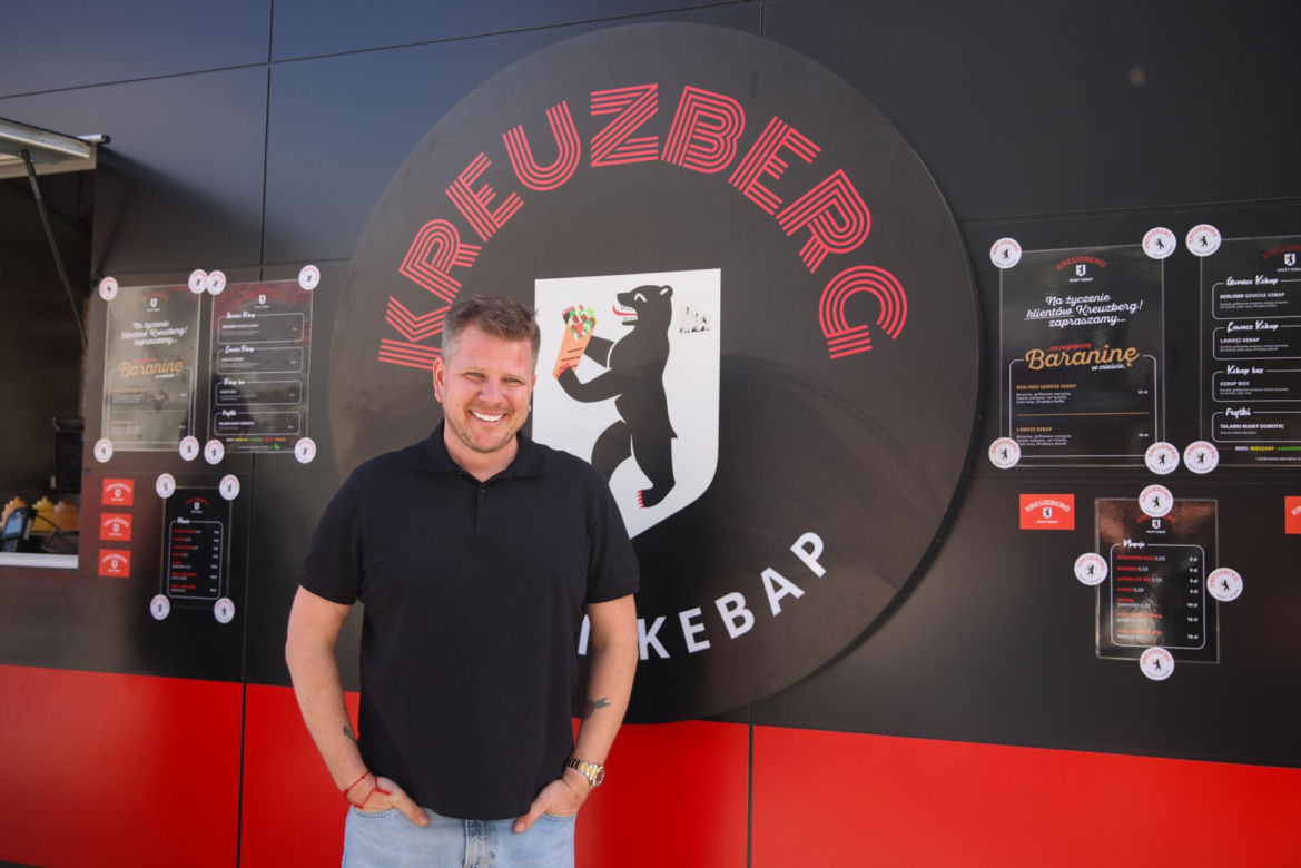 Tak wyglądał Filip Chajzer w rok urodzenia Bianki