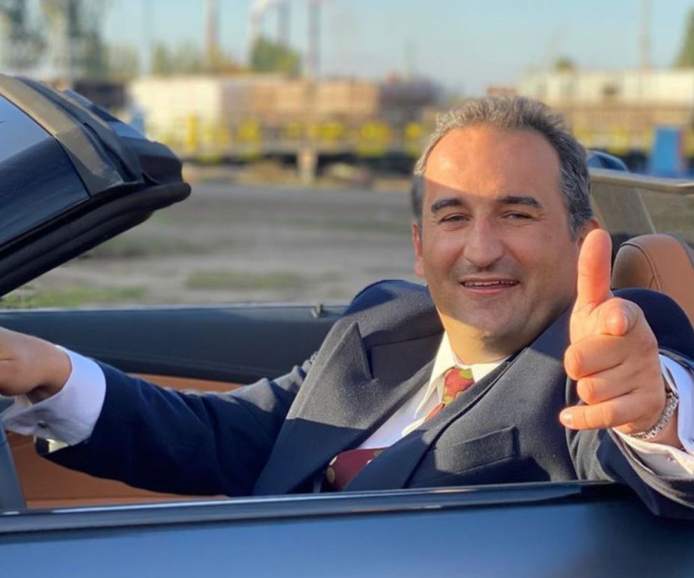 Misiek Koterski jeździ luksusowym roadsterem