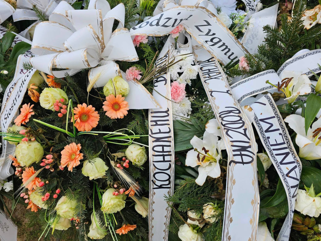  Piotr zginął przygnieciony przez ciągnik. Bliscy pożegnali 34-latka [GALERIA]