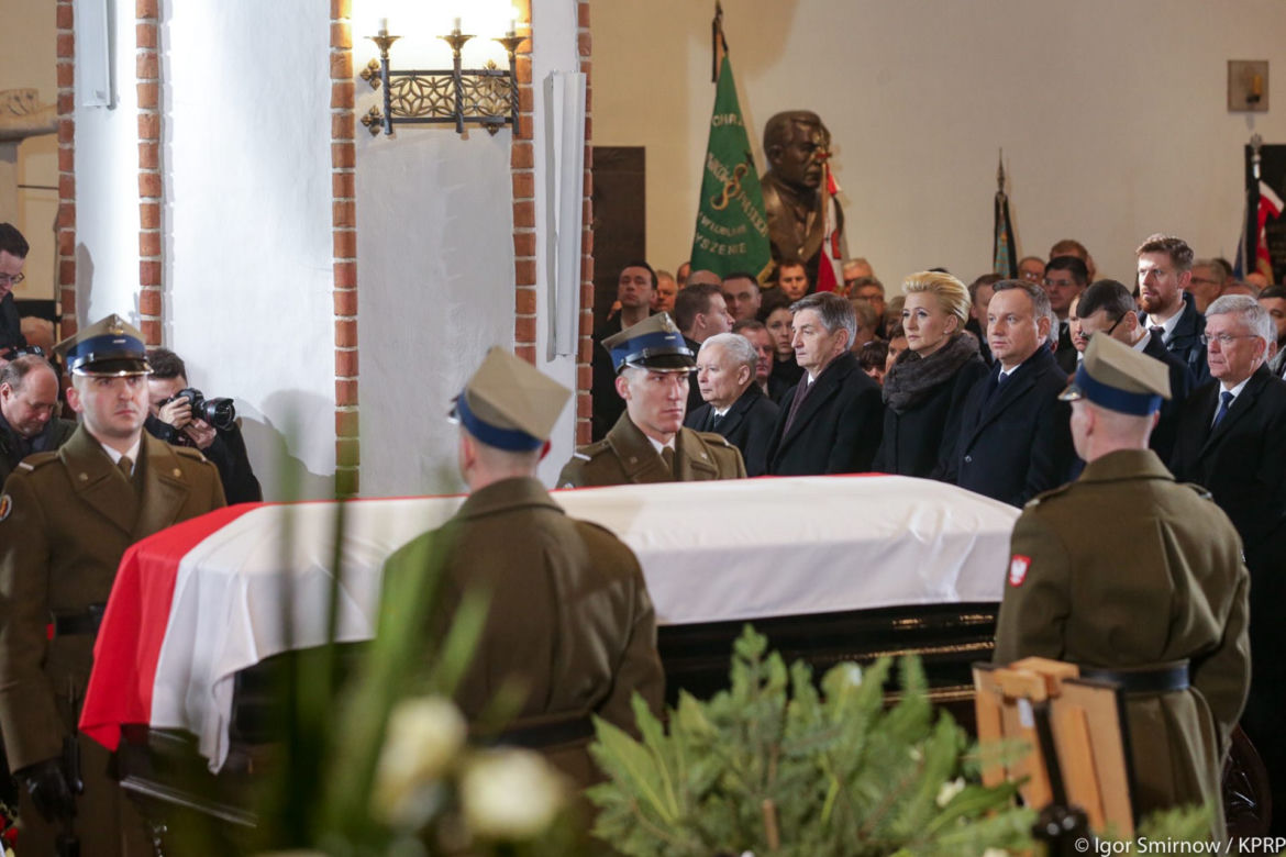 Czekali z pogrzebem na Kaczyńskiego