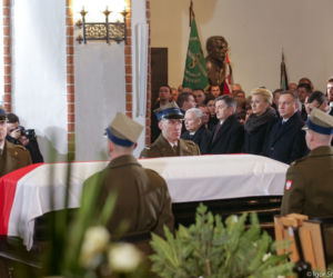 Czekali z pogrzebem na Kaczyńskiego