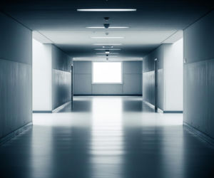 Seryjny morderca nie pójdzie do więzienia. Co stoi za szokującą decyzją sądu?