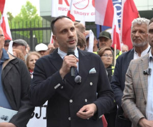 Manifestacja ROG w Warszawie. Żądali reparacji