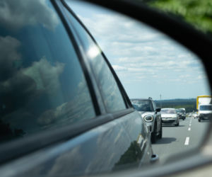 Nie zderzakuj - jedź bezpiecznie. Zimowe porady dla kierowców ze Śląska i Zagłębia