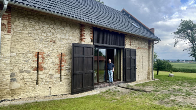 Przebudowa stodoły z wapienia w woj. opolskim. Dom