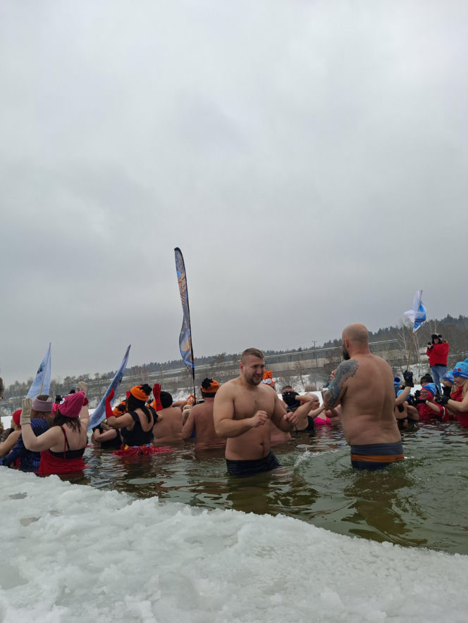 Historyczny I Zlot Morsów w Starachowicach