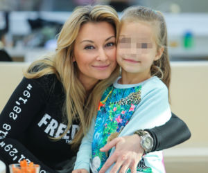 MARTYNA WOJCIECHOWSKA Z CÓRKĄ