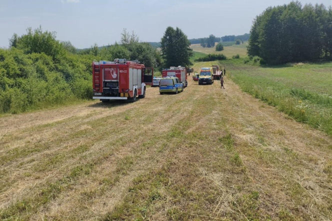Tragedia w Świętokrzyskiem. Ciągnik przygniótł 14-latkę, życia dziewczynki nie udało sie uratować