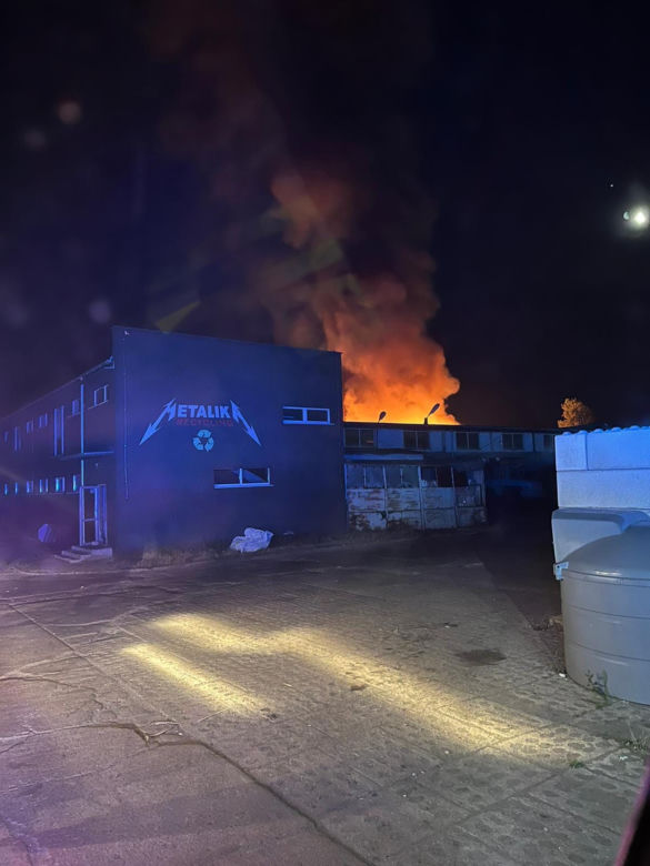 Wielkopolskie/ Gaszenie hałdy odpadów w Rawiczu może potrwać jeszcze kilkanaście godzin