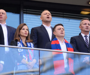 Karol Nawrocki wśród kibiców. Tak wyglądał na meczu