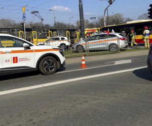 4 osoby ranne po zderzeniu autobusu z tramwajem na rondzie Waszyngtona w Warszawie