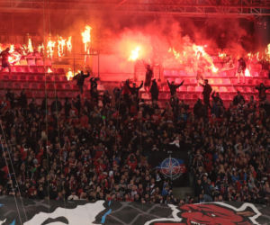 Kibice Wisły Kraków podpalili własny stadion
